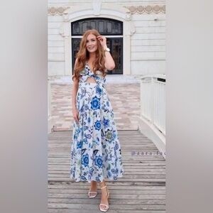 zara blue floral maxi dress White And for Sale up to 90% Off: Poshmark line silhouette off shoulder maxi Size:12 US Low Back Invisible Bras Chiffon dress